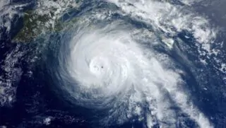 Tropical Storm Erin Hurricane 2025 – Atlantic System Rapidly Intensifying Toward Major Hurricane Status